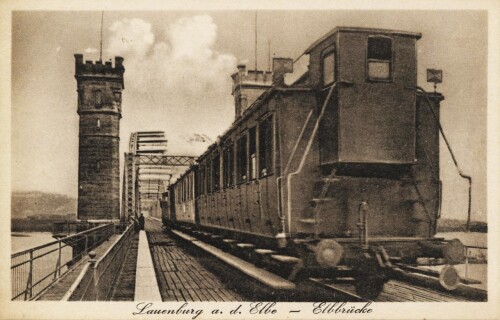 1900_Preusenwagen_preusische_Personenwagen_Alte_Elbbrucke_Lauenburg_Elbbrucke_1951-5.jpg