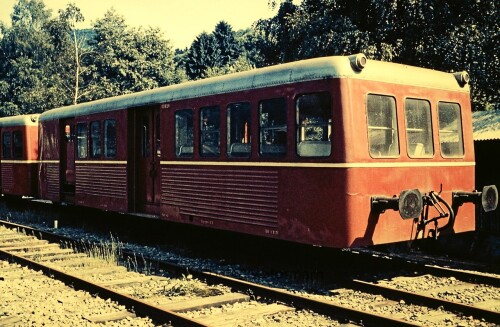 Achertalbahn_Ottenhofen_Bahnhof_1972_historischer_Triebzug_im_BW_SWEG_Lokschuppen-2.jpg