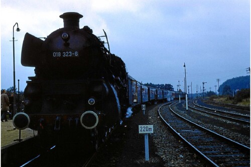 Buchen_Bahnhof_1969_BR_018_323-6_Sonderfahrt-4.jpg