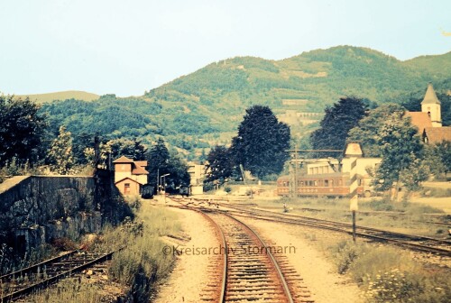 Ottenhofen_Bahnhof_1972_Gleisbild_Vorfeld_Triebwagen_historisch_Achertalbahn_SWEG_Sudwestdeutsche_Landesverkehrs-GmbH-2.jpg