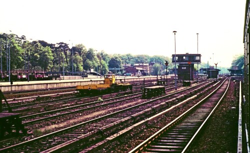 Berlin_1984_S-Bahn_Bahnhof_Wannsee_Bahnhof-1.jpg