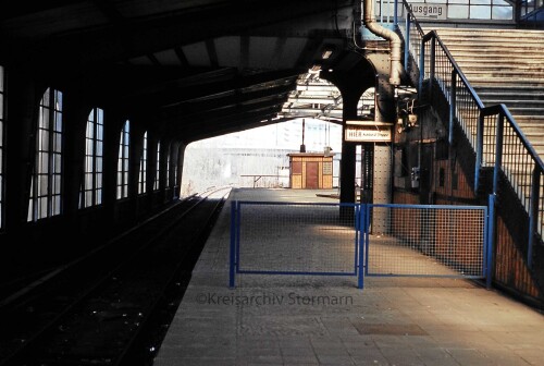 Berlin_1984_Westkreuz_Bahnhof_S-Bahn-2.jpg