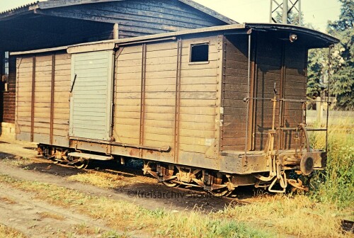 Buhl_Bahnhof_1967_Schmalspurbahn_Guterwagen_Nebenbahn_Privatbahn_Baden_Wurttemberg.jpg
