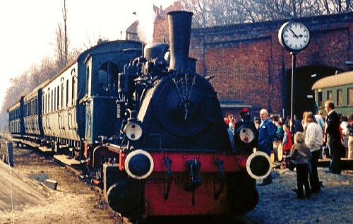 Aumuhle_Eisenbahnverein_Lokschuppen_Dampflok_historische_Waggons_Landerbahn-1.jpg