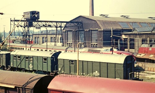 BR_601_Intercity_VT_11.5-Trans_Europ_Express_TEE_Bahnhof_Haltingen_1973-3.jpg