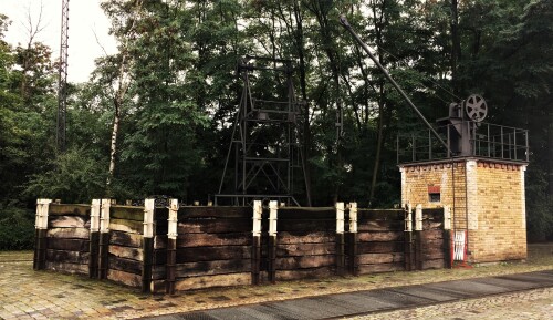 BW Lokschuppen Drehscheibe Gelbklinker Verkehrsmuseum Berlin außen (7)