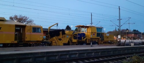 Bauzug Gleisreinigung SSP 110 SW Schotter Reinigung Schwarzenbek Bahnhof Modernisierung 2024