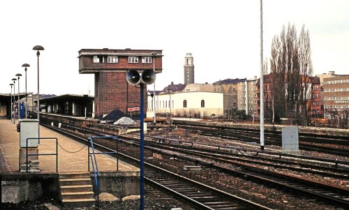 Berlin_1984_Spandau_Bahnhof.jpg