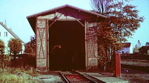 Schwarzenbek_Bahnof_1965_Kof_Lokschuppen_Fotonachlass_Schwerdtfeger.jpg