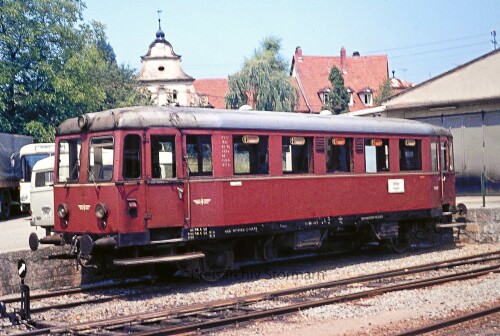 VT_T_16_Kandern_Bahnhof_Dampflok_historischer_Zug_1973_b.jpg