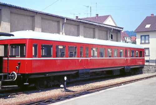 VT_T_21_Kandern_Bahnhof_Dampflok_historischer_Zug_1973_b.jpg