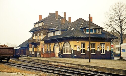 1977_Geesthacht_Bahhof_Jugendstilbahnhof.jpg