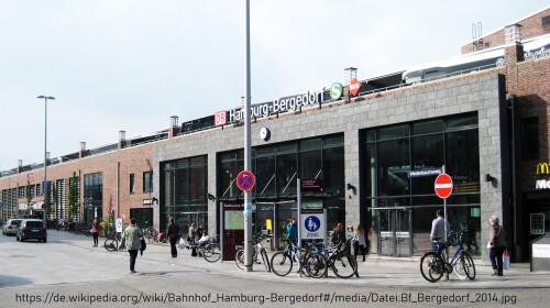 Bergedorf_Bahnhof_Empfangsgebaude_2014-2.jpg
