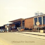 Reinbek_Bahnhof_1967_neues_Empfangsgebaude_a-1