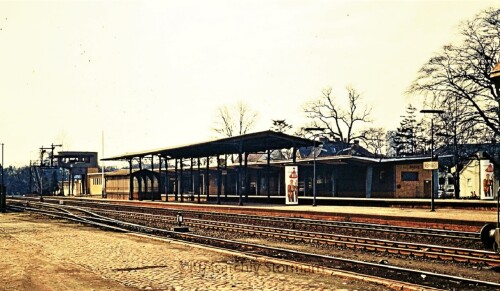 Reinbek_Bahnhof_1967_neues_Empfangsgebaude_a-3.jpg