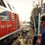 V_200_007_Deutsche_Bundesbahn_Aufschrift_Krummel_Bahnhof_1985_Geesthacht