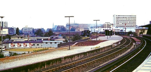 BR_01_501_Interzonenzug_Silberling_Bahnhof_Berliner_Tor-1.jpg