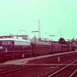 E_10.12-BR_112_110_stahlblau_Epoche_3_1966_Neu_Ulm_Hauptbahnhof-2