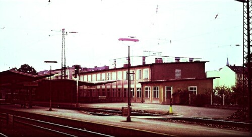 Neu_Ulm_Hauptbahnhof_Hbf_Bhf_1966_Bahnsteig-1.jpg