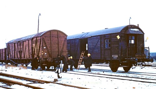 Dampfkran_schwerer_Schwerlastkran_Begleitwagen_DB_Deutsche_Bundesbahn_1970_Billwerder_Moorfleet-9.jpg