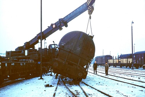 Dampfkran_schwerer_Schwerlastkran_Kesselwagen_umgesturzt_DB_Deutsche_Bundesbahn_1970_Billwerder_Moorfleet-3.jpg