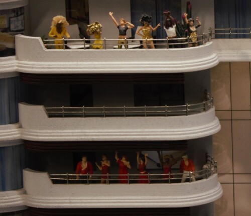 Monaco_Miniaturwunderland_Balkone_Miwula_Formel-1_Fans-15.jpg