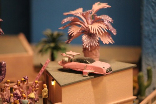 Monaco_PiNK_Party_Raumschiff_Miniaturwunderland_Balkone_Miwula_H0_Modellanlage_Modellbau-3.jpg