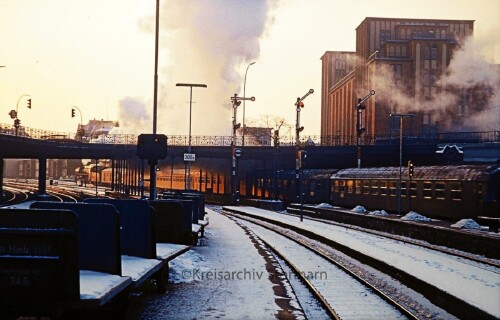 Hamburg_Hauptbahnhof_Hbf_1968_BR_01_501_Interzonenzug_BR_01.5-bf-2.jpg
