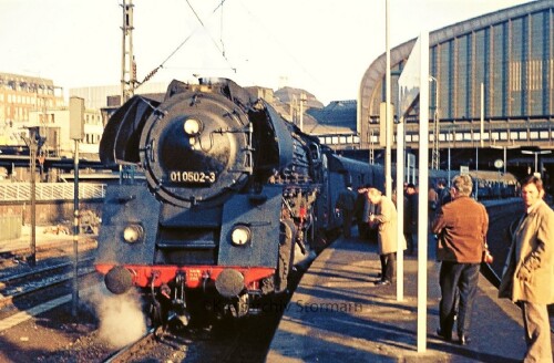 Hamburg_Hauptbahnhof_Hbf_1973_BR_01_0502_Reko_b-2.jpg