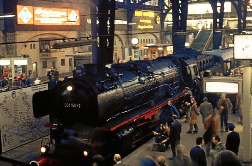 Hamburg_Hauptbahnhof_Hbf_1973_BR_01_150-2-2.jpg