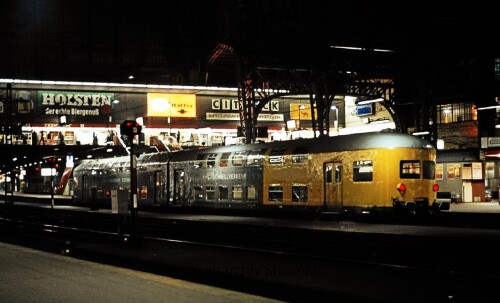 Hamburg_Hauptbahnhof_Hbf_1981_Lubeck-Buchener_Eisenbahn_a-2.jpg