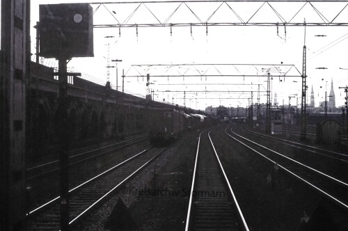 Hamburg_Hauptbahnhof_Hbf_1984_Lubeck-Buchener_Eisenbahn_V_200_Hochbahn_c-1.jpg