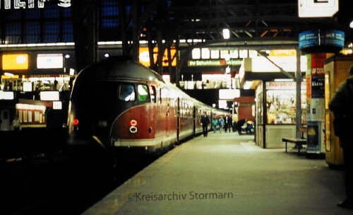 Hamburg_Hauptbahnhof_Hbf_1984_VT_08.5-BR-608-2.jpg