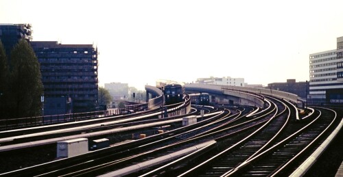 Hamburg_Hauptbahnhof_Hbf_1987_Abfahrt_S-Bahn_Harburg_ET_471.jpg