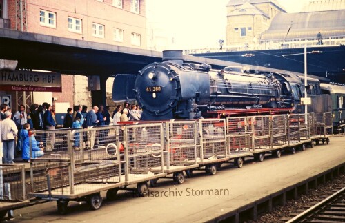 Hamburg_Hauptbahnhof_Hbf_1988_BR_41_360_Schurzenwagen_Sonderfahrt-1.jpg