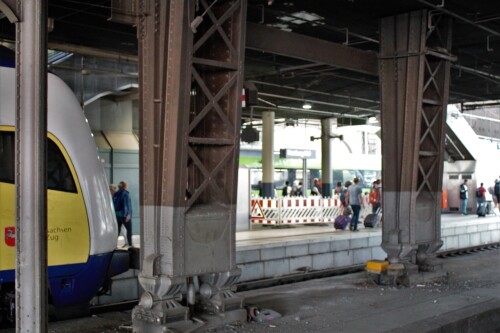 Hamburg_Hauptbahnhof_Hbf_2020er-11.jpg