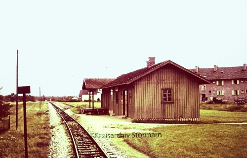 Hausen_Bahnhof_1966_Streckenabschnitt_Lauingen-Dillingen-Hartsfeldbahn-Aalen-Neresheim-Dillingen.jpg