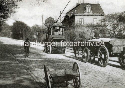 1890_Hamburg_Altona_Hafen_Hafenbahn_Schellfischtunnel_-Zugwagen_-elektrifizierte_-Hafenschleppbahn_Pferdefuhrwerk.jpg
