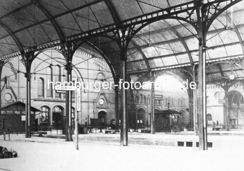 1898_Altona_bahnhof_alter_Altonaer_Bahnhof_Gothik_Bahnhofshalle_Bahnsteig_b.jpg