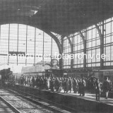 1930_Altona_bahnhof_alter_Altonaer_Bahnhof_Gothik_Bahnhofshalle_Bahnsteig_a