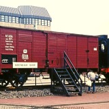 Bahnhof_Altona_1984_Lok_Denkmal_preusische_T_2_Landerbahn_gedeckter_Guterwagen