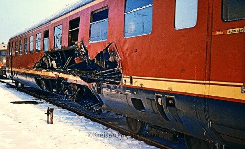 VT_12_Unfallschaden-Hamburg_Altona_1969_Seitenwand_aufgerissen.jpg