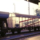 Villingen_Bahnhof_Furstenberg_Pilsener_gedeckter_Guterwagen_Schwarzwaldbahn_Bahnstrecke_Eisenbahn_1972_a
