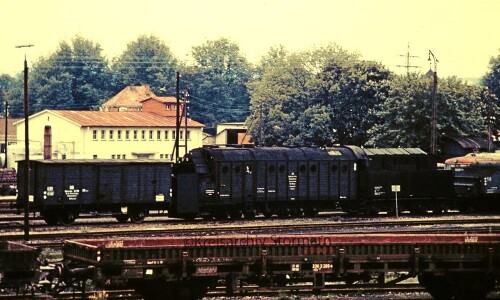 Villingen_Bahnhof_Schwarzwaldbahn_Bahnstrecke_Eisenbahn_1972_Schneeschleuder_Klimapflug_a.jpg