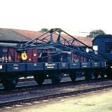 Villingen_Bahnhof_Schwerlastkran_Eisenbah_Kran_DB_Schwarzwaldbahn_Bahnstrecke_Eisenbahn_1972_a