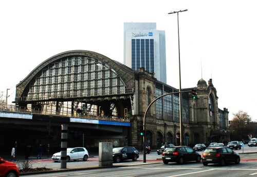 Bahnhof_Dammtor_Hamburg_2025_Hamburg_Rotherbaum_Planten_un_Bloomen_Gebaude-0.jpg