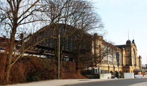 Bahnhof_Dammtor_Hamburg_2025_Hamburg_Rotherbaum_Planten_un_Bloomen_Gebaude-2.jpg
