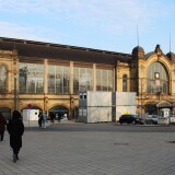 Bahnhof_Dammtor_Hamburg_2025_Hamburg_Rotherbaum_Planten_un_Bloomen_Gebaude-3