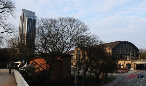 Bahnhof_Dammtor_Hamburg_2025_Hamburg_Rotherbaum_Planten_un_Bloomen_Gebaude-5.jpg