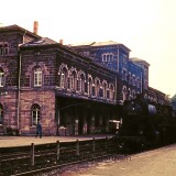 Rottweil_Bahnhof_BR_050_560_Bahnsteig_Oberleitung_Gleise_Deutsche_Bundesbahn_1972_DB-2
